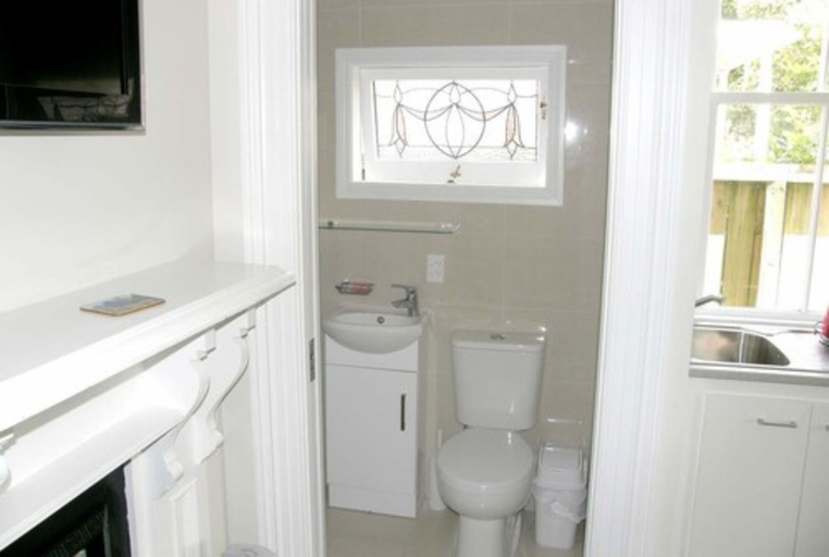Bathroom 4, Ponsonby Manor, Waitakere