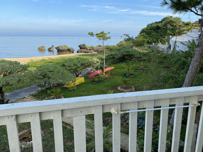Others 5, Beach House 1 & Private Beach, Onna