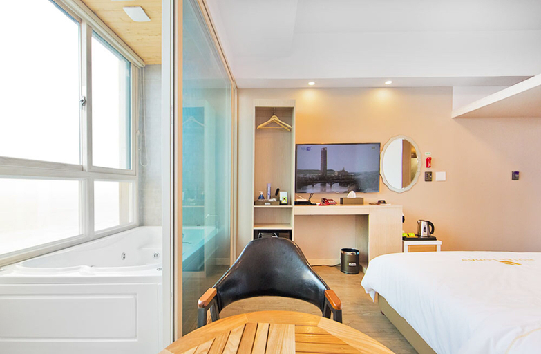 Bedroom 3, Lohas Hotel, Boryeong