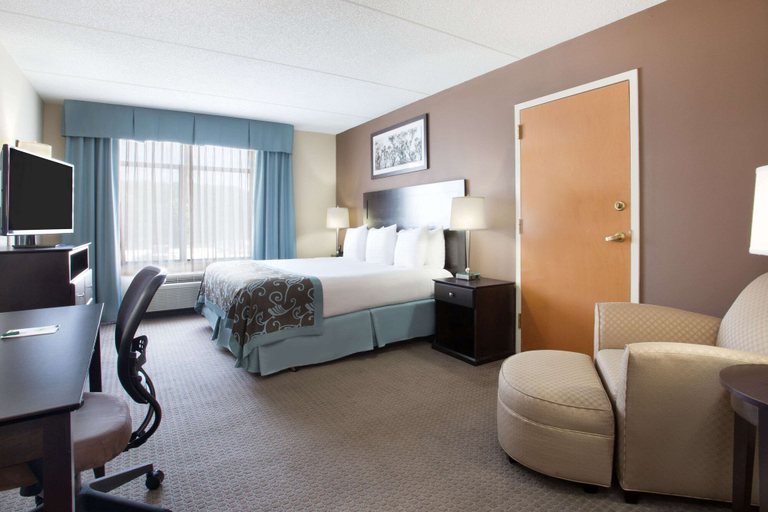 Bedroom 2, Wingate by Wyndham Raleigh South / Garner, Wake