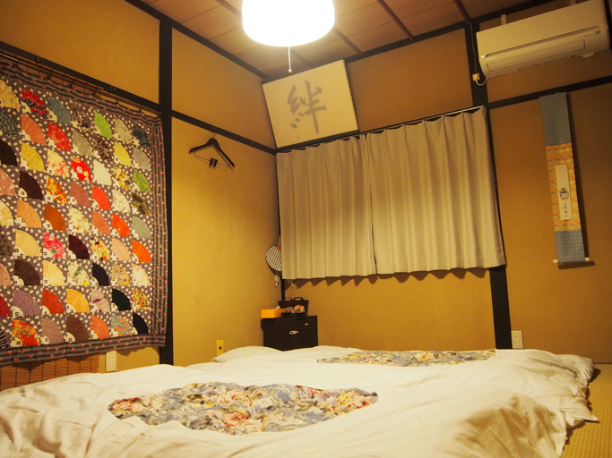Bedroom 4, Kakure-Yado Yuji-inn - Hostel, Kurashiki