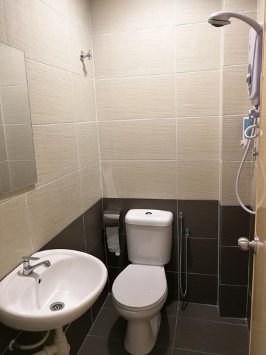 Bathroom 5, First Guest House Cheras, Hulu Langat