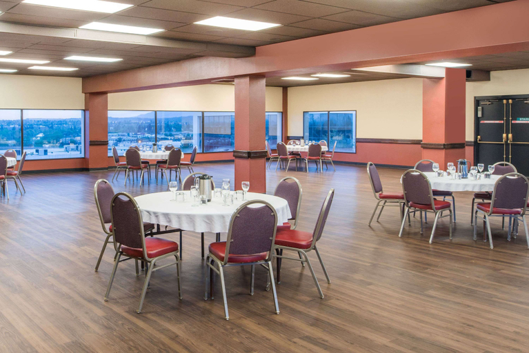 Food & Drinks 5, Ramada by Wyndham Downtown Spokane, Spokane