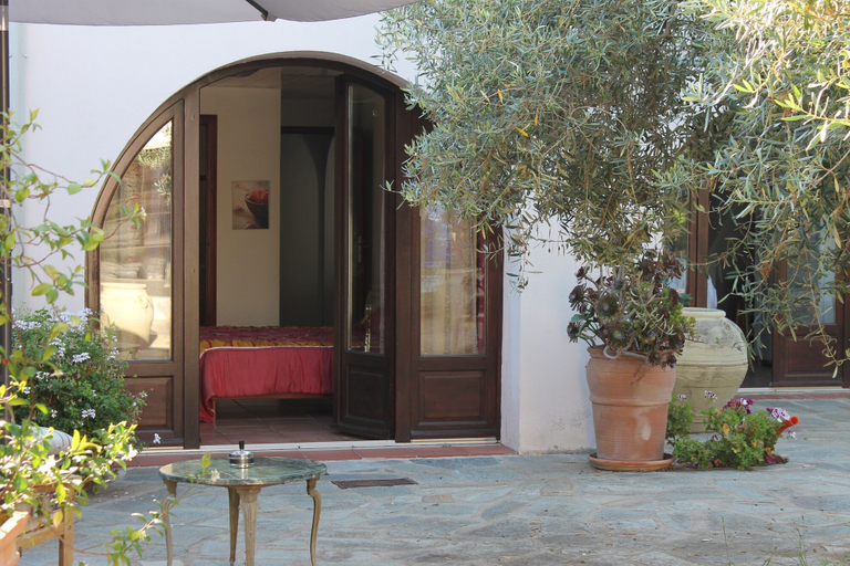 Exterior & Views 2, Chambres d'hôtes Le Clos des Oliviers, Haute-Corse