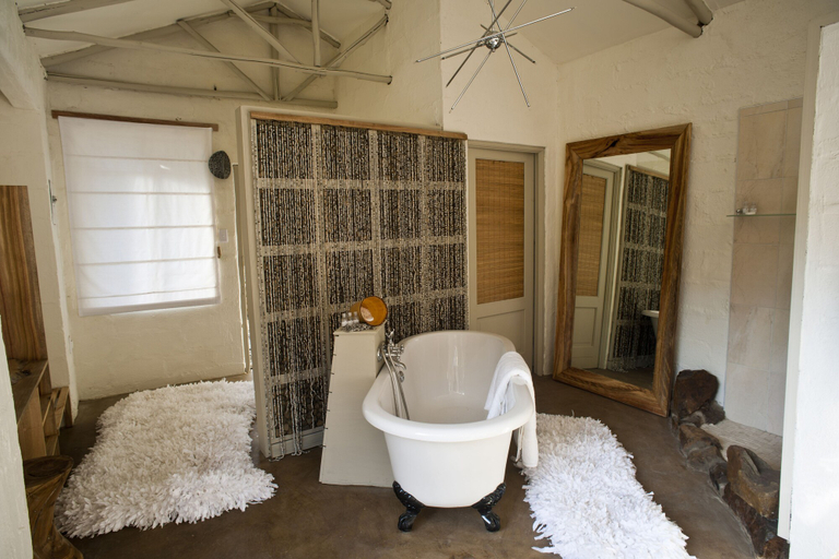Bathroom 5, Qambathi Mountain Lodge, Umgungundlovu