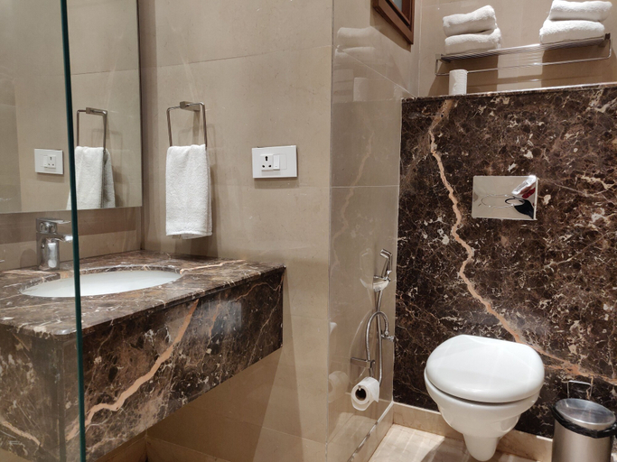 Bathroom 4, Hotel Maple Grand, Agra