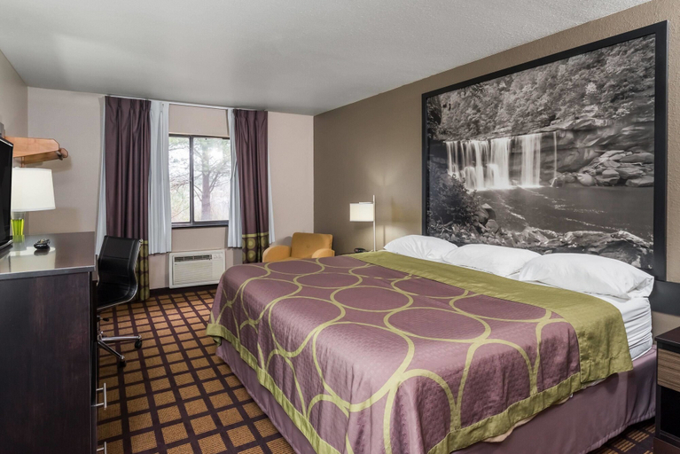Bedroom 4, Super 8 by Wyndham Munfordville KY, Hart