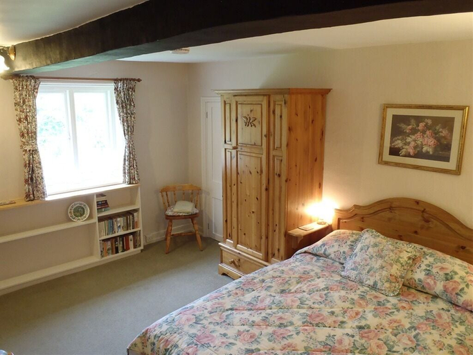 Bedroom 2, Manor Farm B & B, Wiltshire