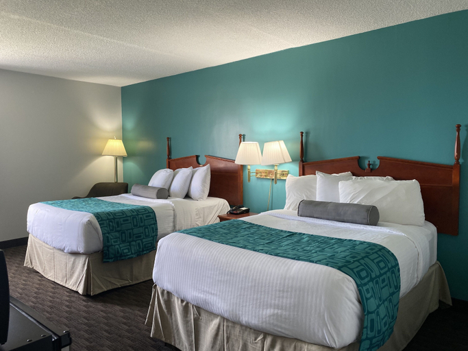 Bedroom 3, Travelodge by Wyndham Miramichi New Brunswick, Northumberland
