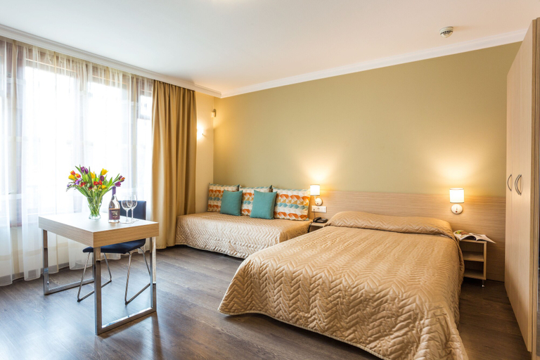 Bedroom 3, Hotel Geneva, Stolichna