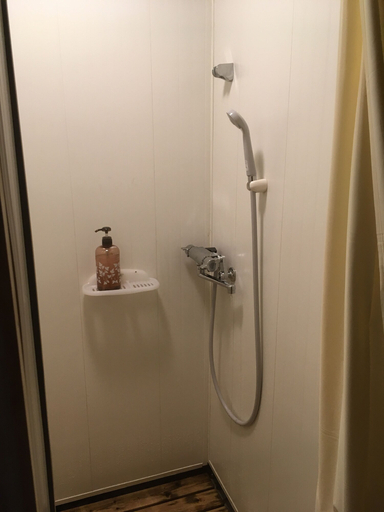 Bathroom 5, Wafu Guesthouse Kashiwaya - Hostel, Fujikawaguchiko