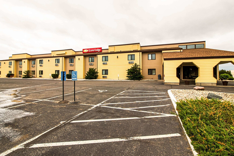 Exterior & Views 2, Econo Lodge Watertown, Codington