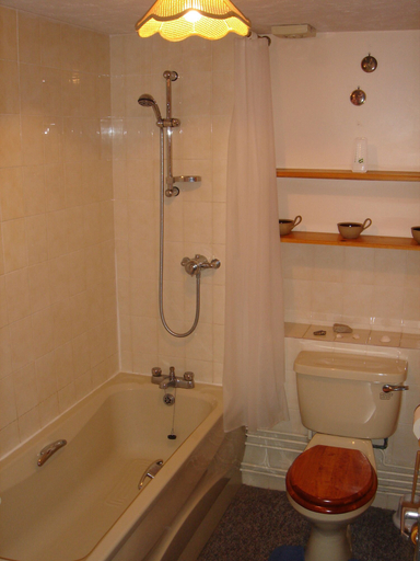 Bathroom, 16 The Boathouse, RYE, East Sussex