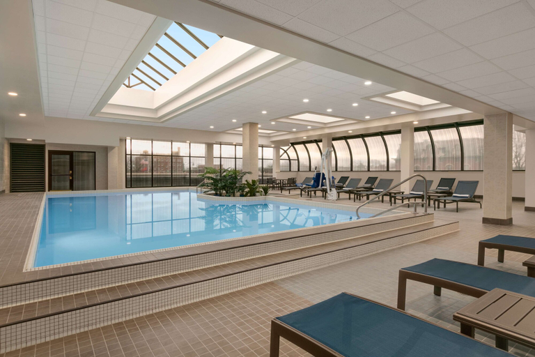 Sport & Beauty 2, DoubleTree by Hilton Canton Downtown, Stark