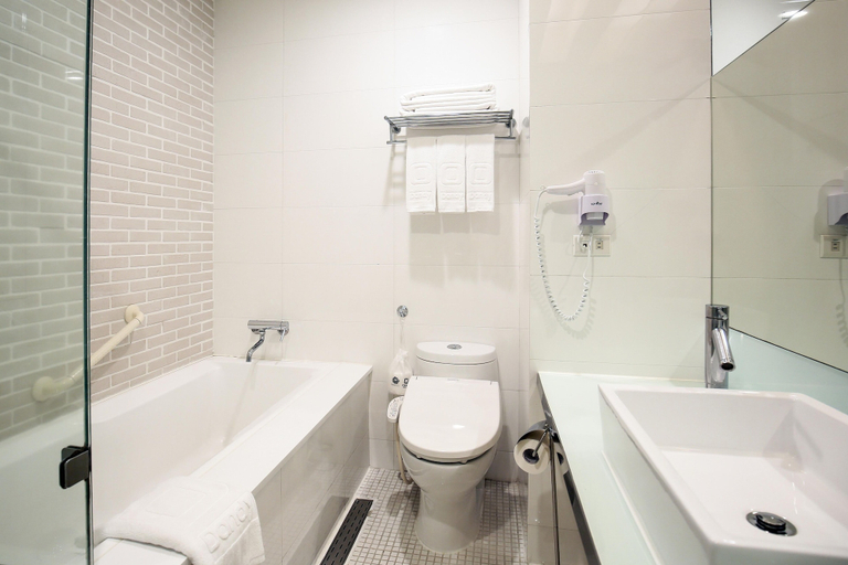 Bathroom 4, Dandy Hotel - Tianjin Branch, Taipei City