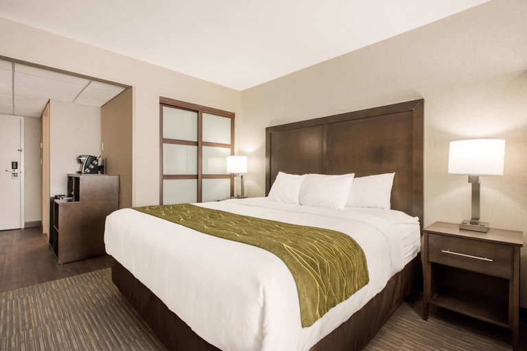 Bedroom 4, Comfort Inn & Suites Red Deer North, Division No. 8