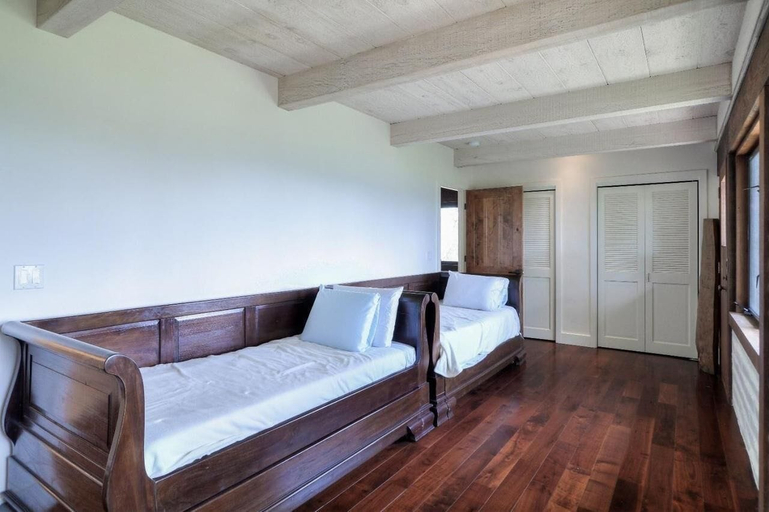 Bedroom 3, LX 57: Weathertop Rustic Ranch in Carmel With Luxury Amenities, Monterey