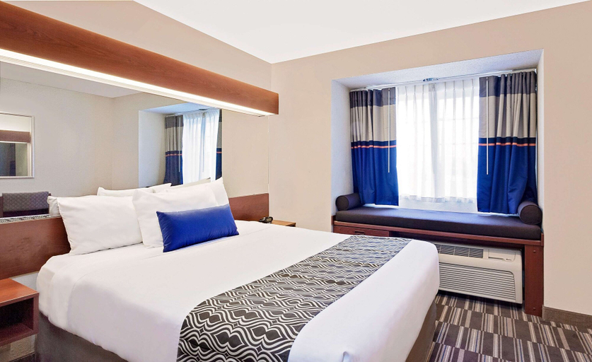 Bedroom 3, Microtel Inn & Suites by Wyndham Middletown, Orange