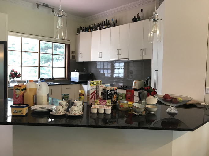 Food & Drinks 5, Helen's Homestead, Golden Plains - North-West