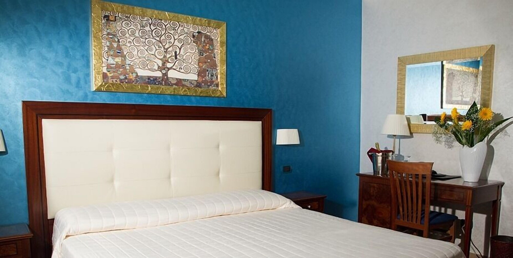 Bedroom 4, Hotel Flora, Syracuse