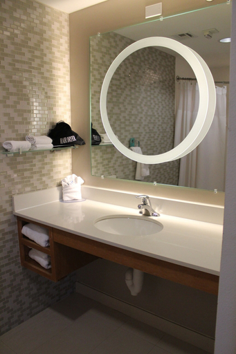 Bathroom 4, SpringHill Suites by Marriott Enid, Garfield