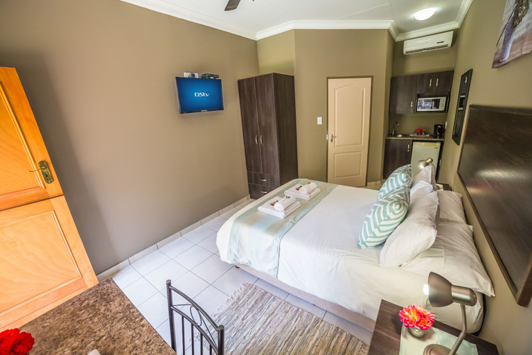 Bedroom 2, Beryl1 Guest House, Dr Kenneth Kaunda