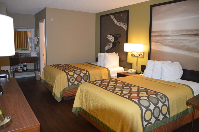 Bedroom 3, Super 8 by Wyndham Monticello, Jefferson