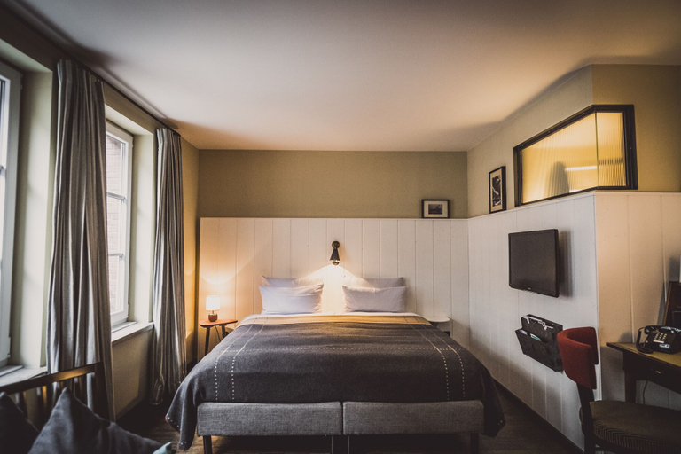 Bedroom 3, HENRI Hotel Hamburg, Hamburg