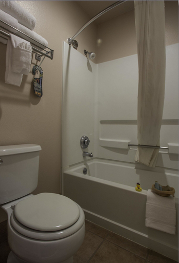 Bathroom 4, The Noor Hotel, Wayne