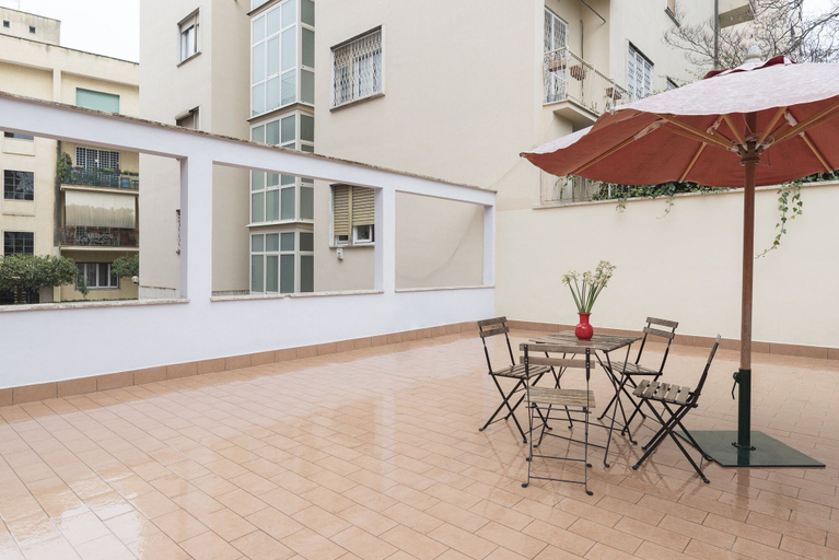 Others 3, Micheli 4 Pax Apartment with Terrace, Roma