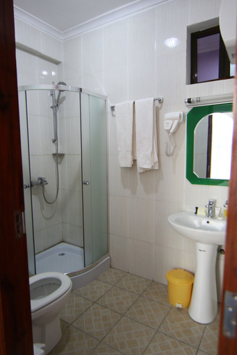 Bathroom 4, Green Mountain Hotel, Arusha Urban