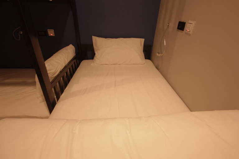 Bedroom 3, The Blocks Hostel Sukhumvit 10, Khlong Toey