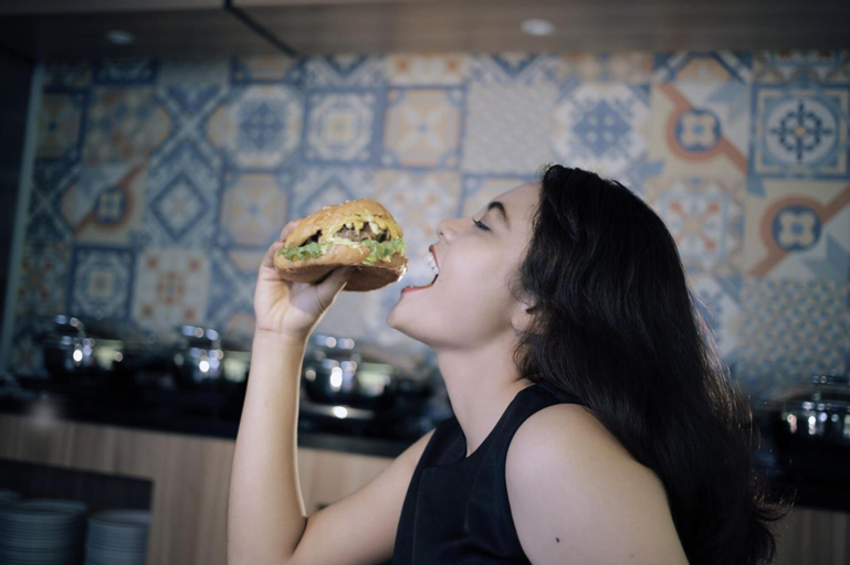 Food & Drinks 11