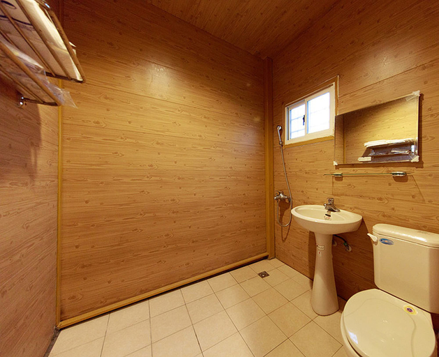 Bathroom 4, Kenting Dajianshan Wilderness Bungalow, Pingtung