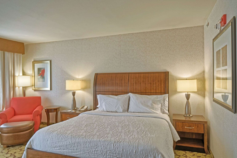 Bedroom 3, Hilton Garden Inn Mount Laurel Philadelphia, Burlington