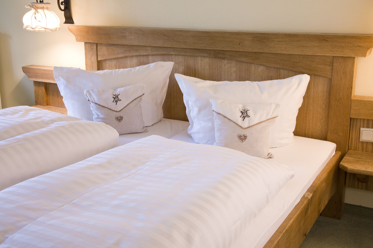 Bedroom 2, Hotel Forsthaus Luchsenburg, Bautzen