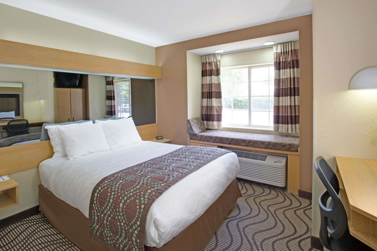 Bedroom 3, Microtel Inn by Wyndham Charlotte/University Place, Mecklenburg