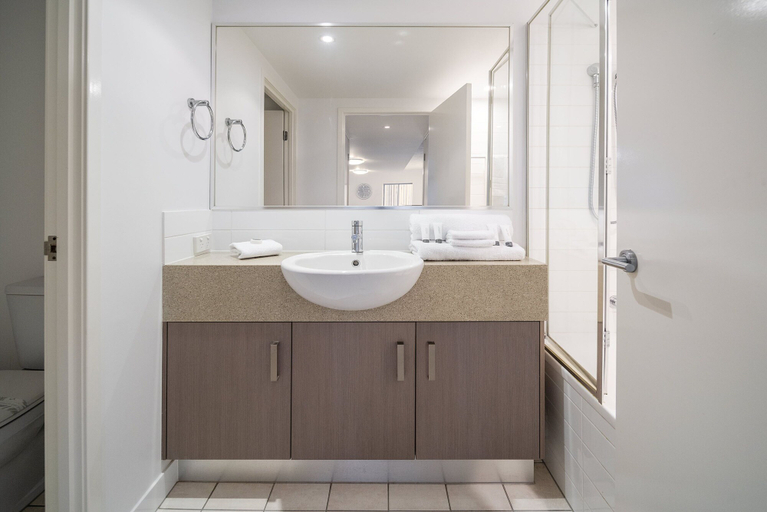 Bathroom 4, Coolum at the Beach, Maroochy - Coastal North