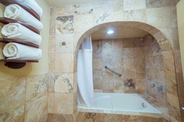 Bathroom 5, Estero Beach Hotel & Resort, Ensenada