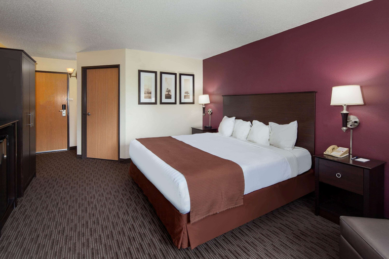 Bedroom 4, AmericInn by Wyndham Northfield, Rice