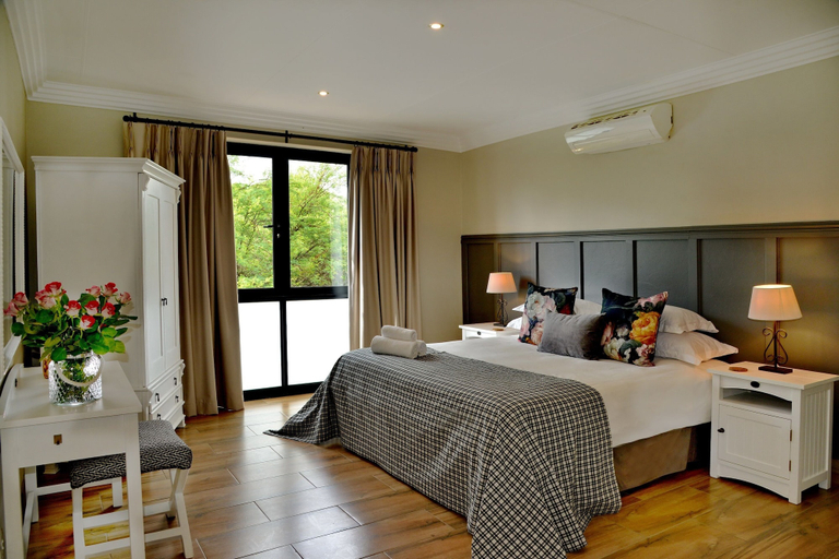Bedroom 3, Thanda Manzi Country Hotel, City of Tshwane