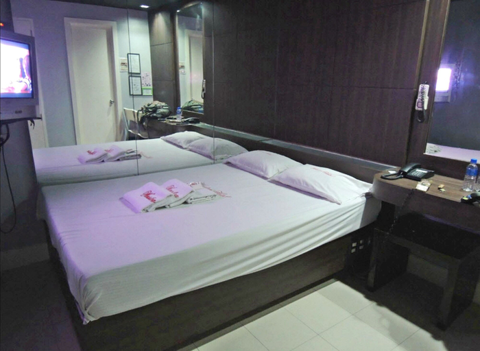 Bedroom 5, New Winston Hotel, Pasay City