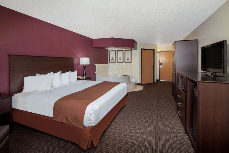 Bedroom 4, AmericInn by Wyndham Northfield, Rice