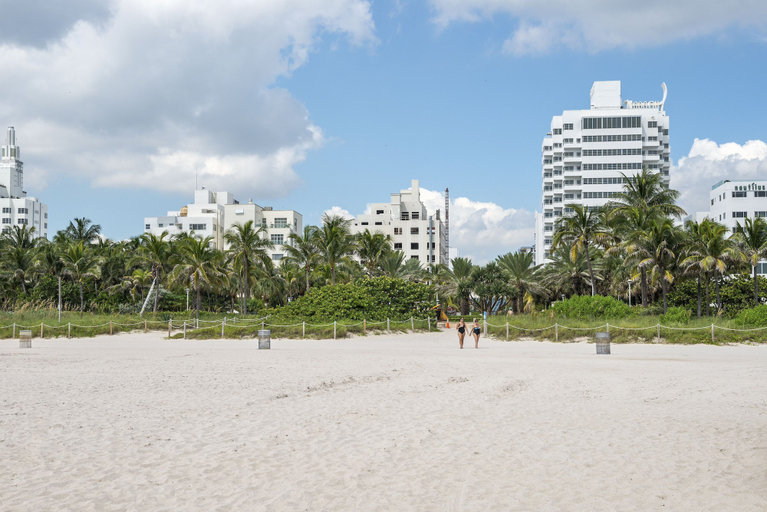 Exterior & Views 2, Greenview Hotel by Lowkl, Miami-Dade