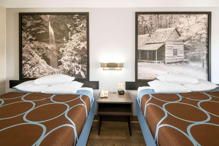 Bedroom 3, Super 8 by Wyndham Cleveland, Bradley