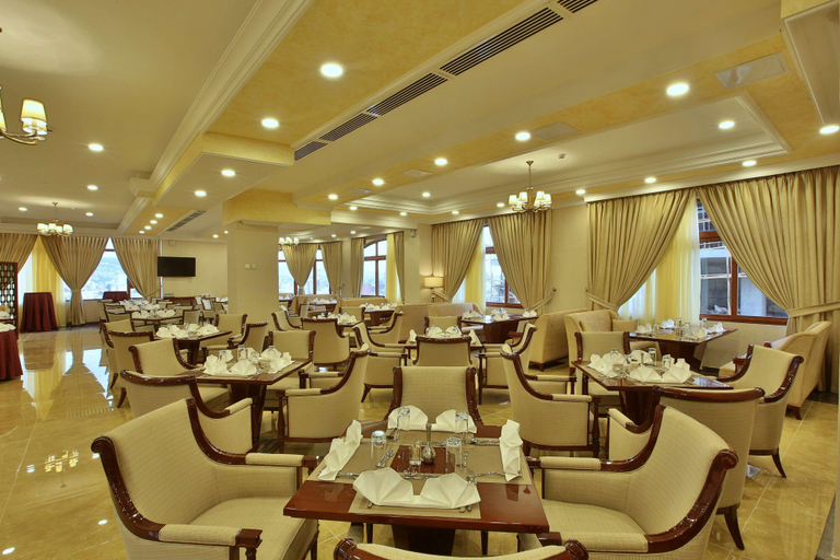Food & Drinks 5, Sapphire Addis Hotel, Addis Abeba
