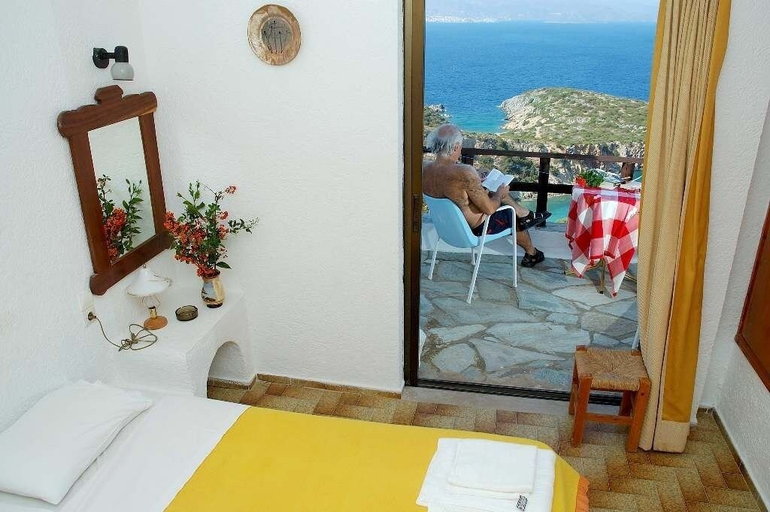 Bedroom 3, Kounenos Apartments, Crete