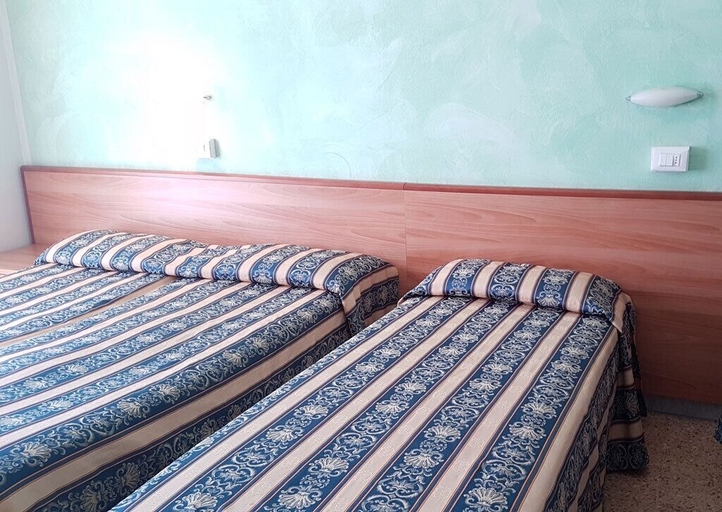 Bedroom 3, Hotel Promenade Universale, Forli' - Cesena