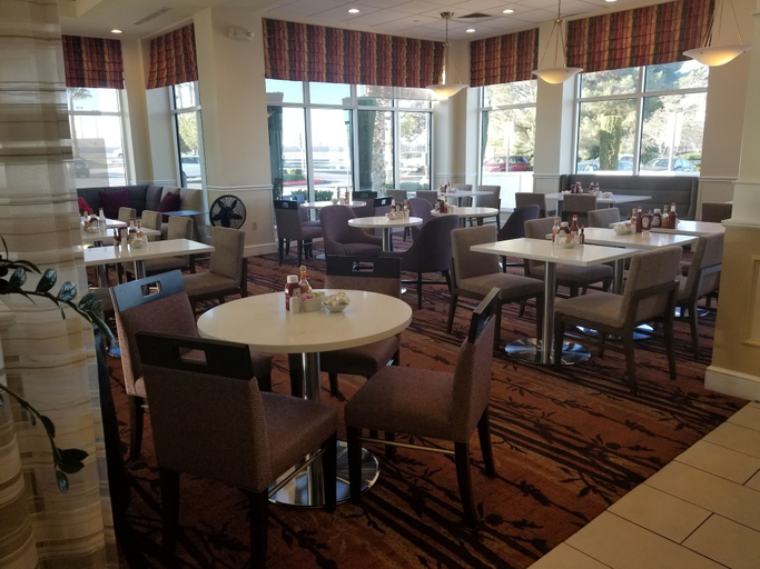 Food & Drinks 5, Hilton Garden Inn Victorville, San Bernardino