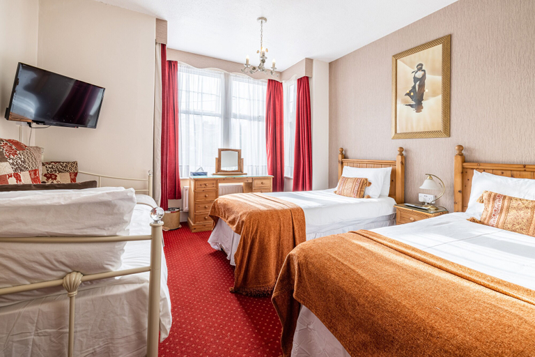 Bedroom 2, The Fox & Hounds, Redcar and Cleveland